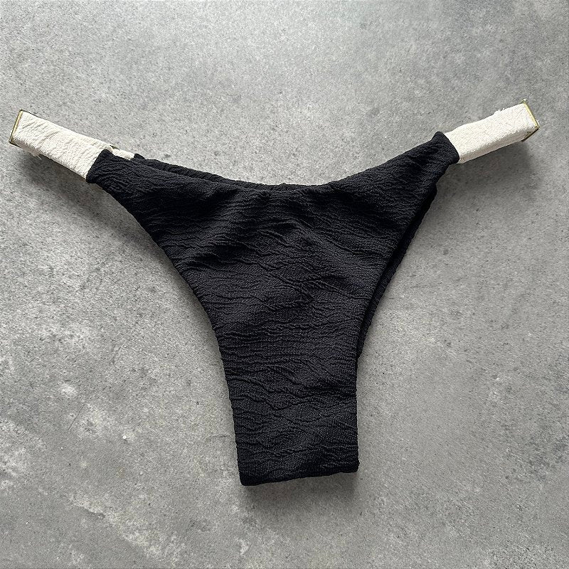 Calcinha Fita dual color Carmel Preto e Off white (BUSTO NÃO INCLUSO)