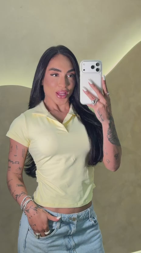 Camisa Polo em Poliamida Feminina